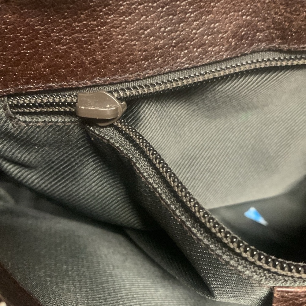 Authentic GUCCI MONO supreme SHOULDER BAG - Picture 8 of 9